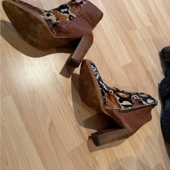 Free People Leopard-Print Pointed Toe Heeled Ankle Boots - Brown & Black - Picture 3 of 3